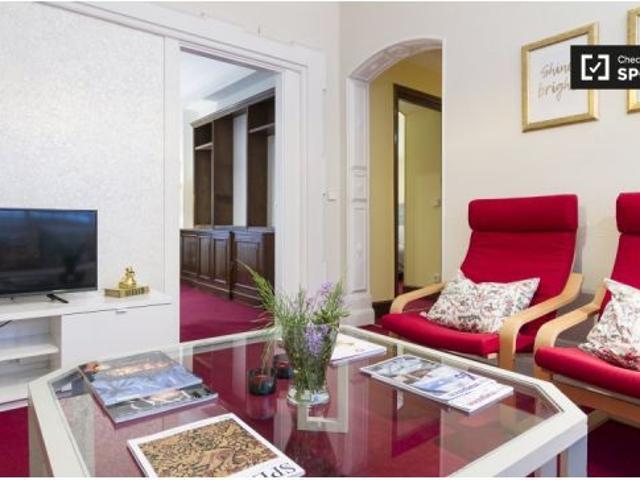 Acogedora habitación en casa de 7 dormitorios en Abando, Bilbao