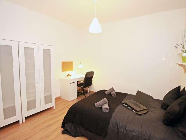 Acogedora habitación en piso compartido en el Eixample, Barcelona