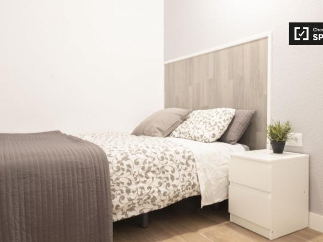 Acogedora habitación en piso de 9 habitaciones en Chueca, Madrid
