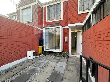 Acogedora y luminosa casa 4 d 3 b, la capitanía