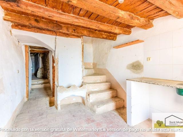 ACOJEDORA CASA EN EL CASCO ANTIGUO DE XERT / CHERT