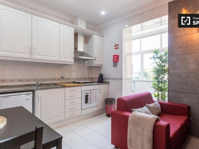 Acolhedor apartamento de 2 quartos para alugar em Avenidas Novas, Lisboa