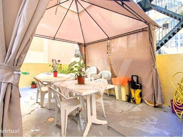 Acolhedor Apartamento T1 com Terrao no Bairro das Colnias Arroios
