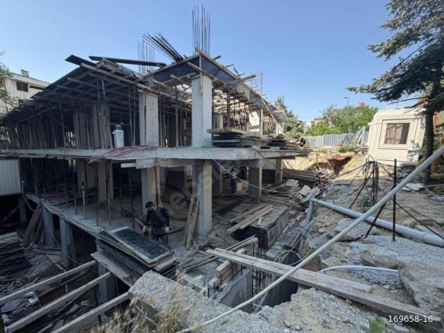 ACADEMY WORLD'den PROJEDEN CADDE ÜZERİ ALT DÜKKAN
