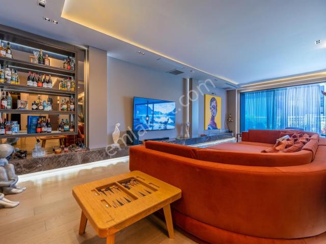 Acarkent'te Benzersiz Mimari | Tek Katlı Loft Penthouse Villa