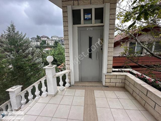 Acarkent'te Kendine Özel Bahçe Ve Havuz Kullanımlı Kiralık 5+1