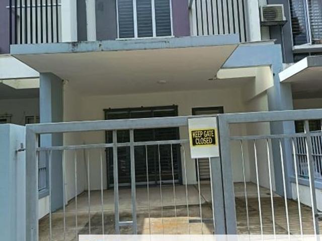 Acasia park, bandar tasik puteri rawang, Selangor House Hot area, for rent