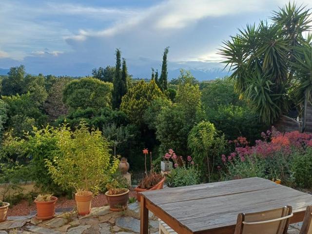 Accueillante maison avec magnifique vue et jardin