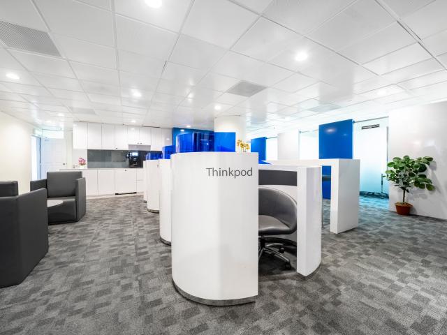 Access professional coworking space in Regus Financial Park