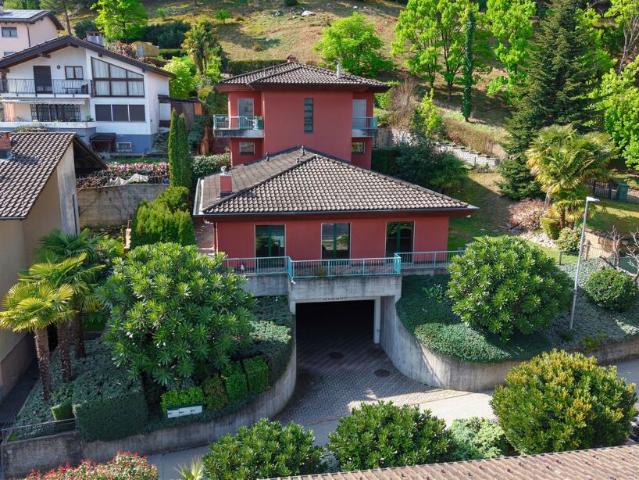 ACCOGLIENTE CASA 4.5 CON GIARDINO E VISTA APERTA A MANNO