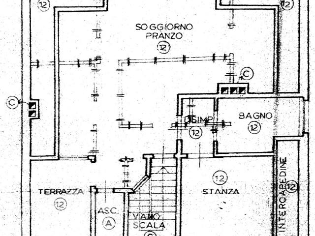 Accogliente mansarda con ascensore a Bolzano, centrale e luminoso