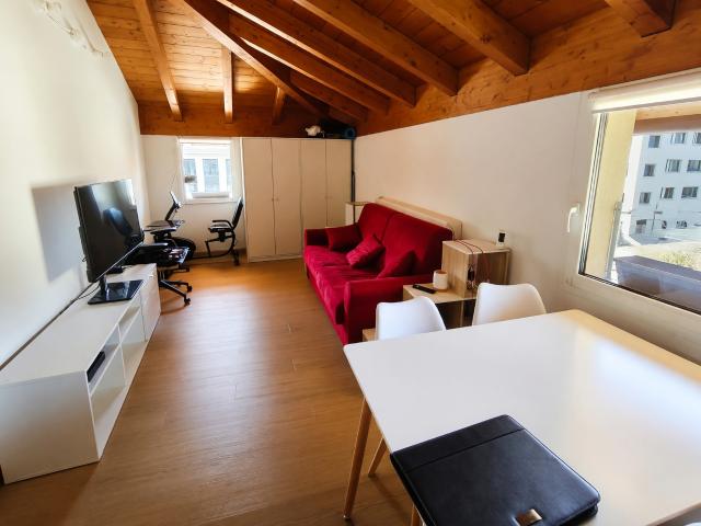 Accogliente monolocale ristrutturato al terzo piano con ascensore e ampio bagno finestrato in palazzina rinnovata