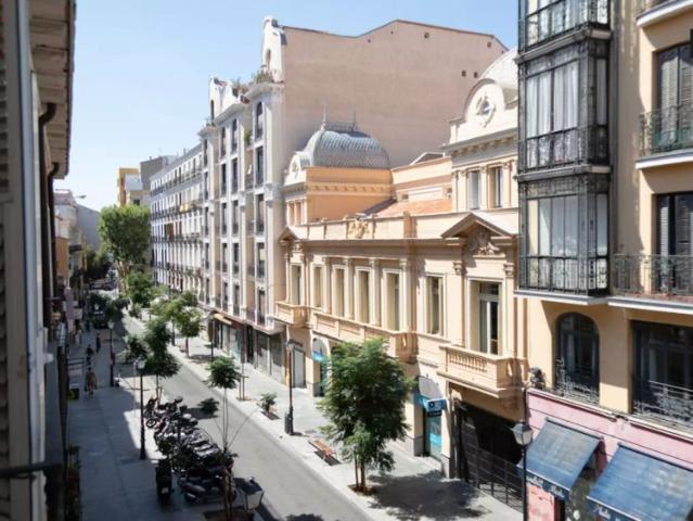 Accomodation with balcony in 7 bedroom apartment, Lavapiés
