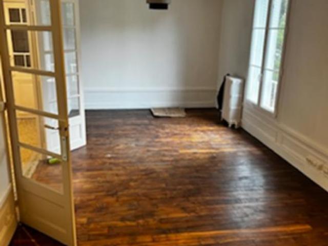 ACHAT VENTE JOLIE MAISON AVEC GARAGE CENTRE VILLE MONTMOREN