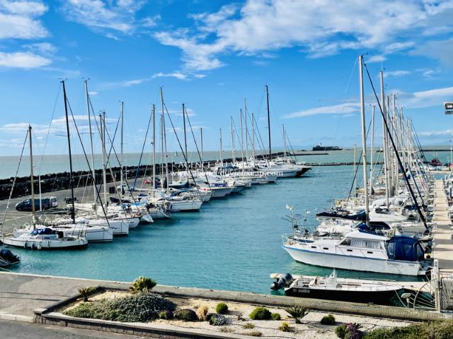 ACHAT CAP D'AGDE SECTEUR VIEUX PORT SUPERBE T3 VUE MER ET PO