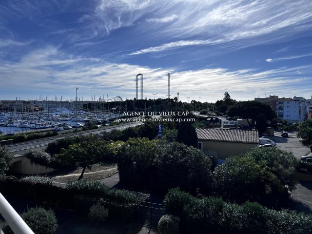 ACHAT CAP D'AGDE QUARTIER RICHELIEU T2 CABINE AVEC GARAGE PRIVE PISCINE COLLECTIVE DANS RESIDENCE