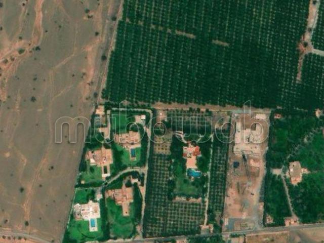 Achat de terrain à Hay Al Haouz. Superficie 13912 m²