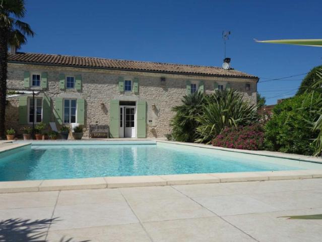Achat maison 6 pièces 258 m2 33390 Blaye IMMOBILIERE DE L'ES