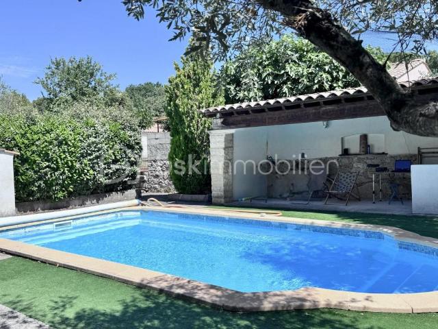 ACHAT d'une Maison de plain pied 4 chambres de 127 m² avec Terrain de 1478 m² – Piscine – Garage – Camps la Source 83170