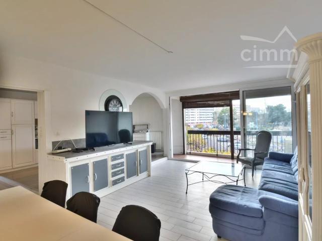 ACHAT SAINT CYPRIEN PLAGE APPARTEMENT 4 PIECES TRAVERSANT PLACE DE PARKING PRIVATIVE 66750 PYRENEES ORIENTALES REGION OCCITANIE