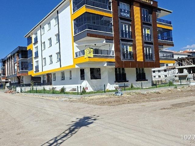 ACİL ACİL İSKANI YENİ BİNA ARAKAT ASANSÖRLÜ KÖŞEBAŞI ULTRA LÜKS