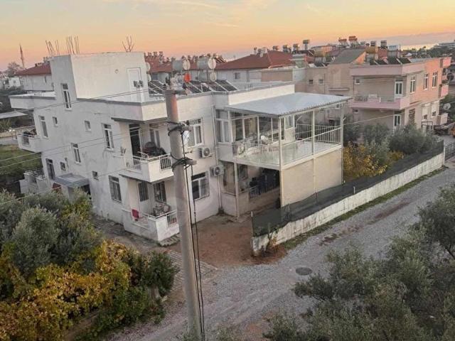 ACİL. MANAVGATTA KOMPLE SATILIK BİNA VE ARSA