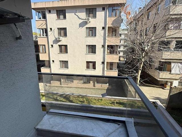 ACIBADEM YAPRAK SOKAK SIFIR GENİŞ İKİ ARTI BİR