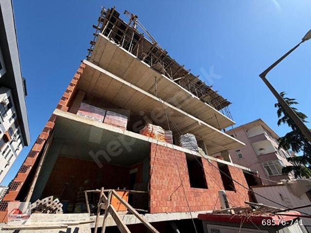 ACIBADEMDE PROJEDEN ARA KAT ÖN CEPHE 91M2 NET SATILIK 3+1 DAİRE