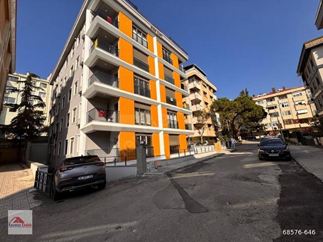 ACIBADEMDE SIFIR BİNADA KAPALI MUTFAKLI KİRALIK 1+1 DAİRE