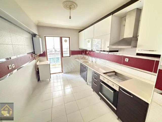 Acil Cadde Üstü 1.kat 3+1 130m2 Satılık Daire