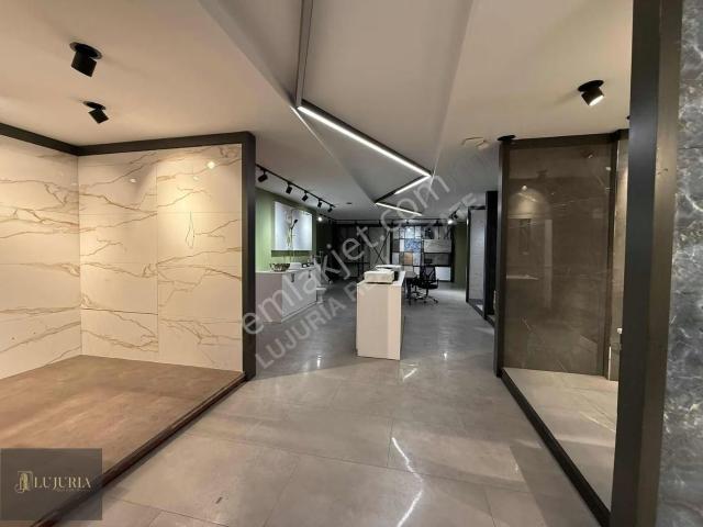 Acil Devren! Sultangazide Her İşe Uygun Köşe Dükkan