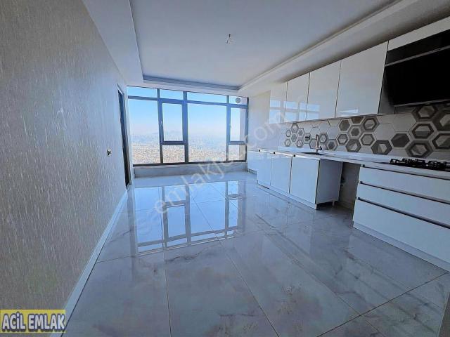 Acil Emlaktan Panoramik Manzaralı 4+1 Site Dairesi