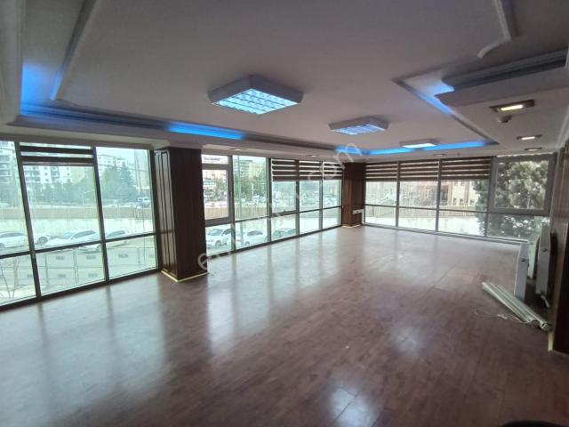 Acil Satılık Büro Olarakta Kullanılabilir 3+1 Tesisler Civari