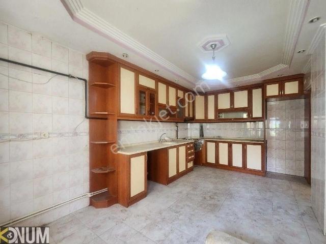 Acil Satılık Fiyat Düştü Merkezde 160 M2 3+1 Daire İyi Konumda