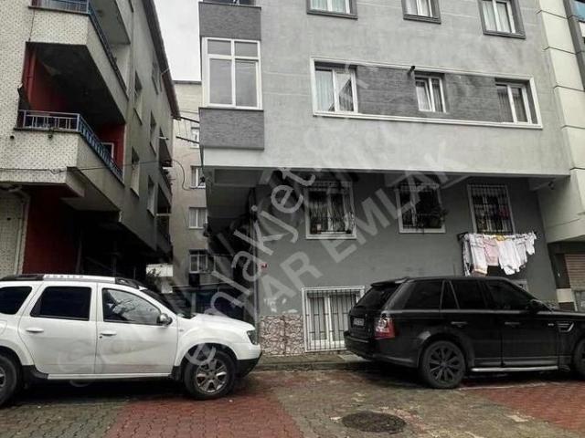 Acil Satılık Yenibosna'da 2+1 Düz Giriş Daire