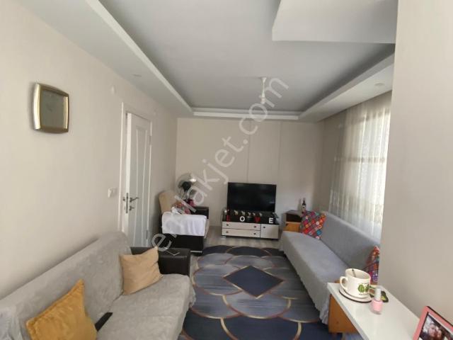 Acil Satlık Gaziosmanpaşa Bağlarbaşı Mahallesi 5yılık Binada 2+1/80m2/2.kat/satılık Daire