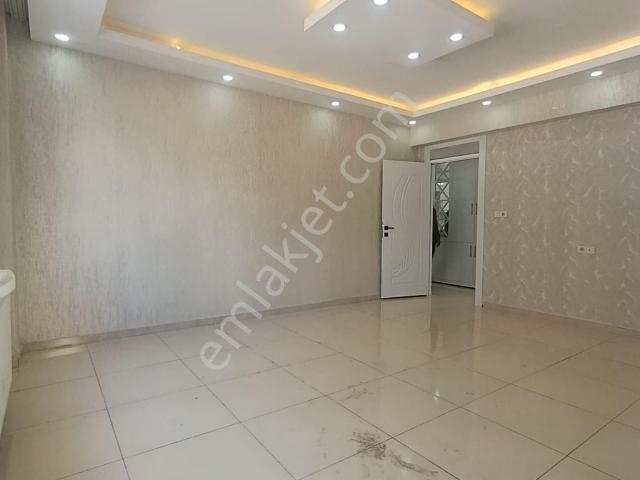 Acilin Karşısında Satılık 2+1 Sıfır Gibi Daire