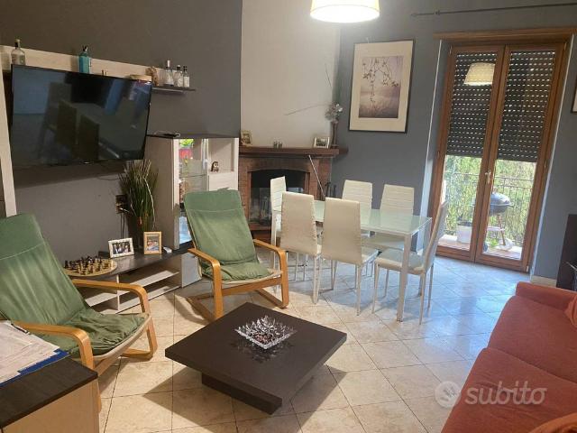 ACILIA CENTRO GIANO QUADRILOCALE ARREDATO Con BALC