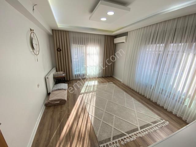 Acill Buca Şirinyer Merkez Yakını Hürriyet Mah.de 2+1 85m2 Dgazlı Ayrı Mutfak Satılık Daire