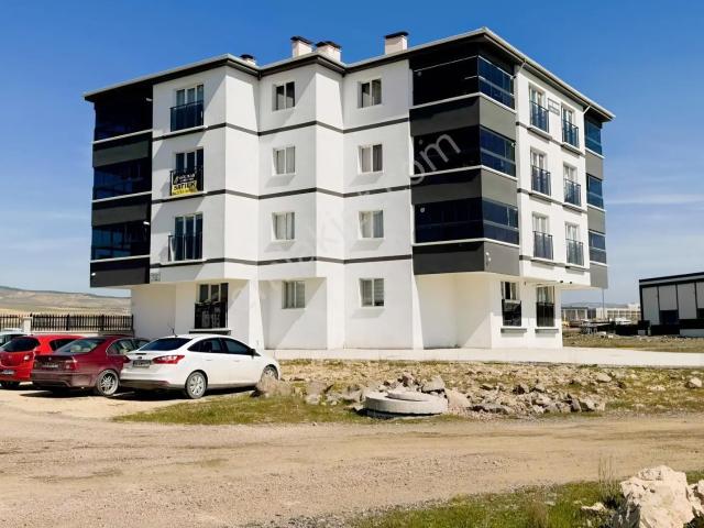 Acill İskanı Alınmış Cambalkonlu Ara Kat 2+1 Daire