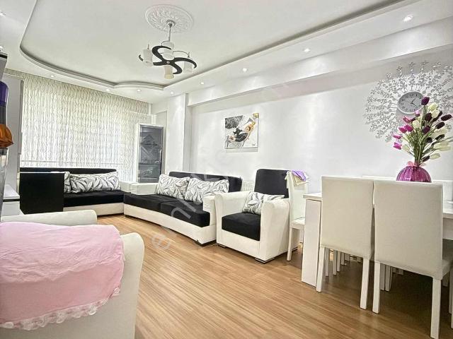 Acill Satılık Yunusemre Akmescit Mahallesinde 3+1 Arakat Daire