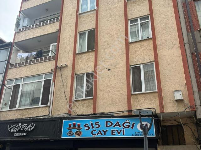 Acilll Gölcük Merkez 3+1 Eşyalı Kiracılı Satılık Daire