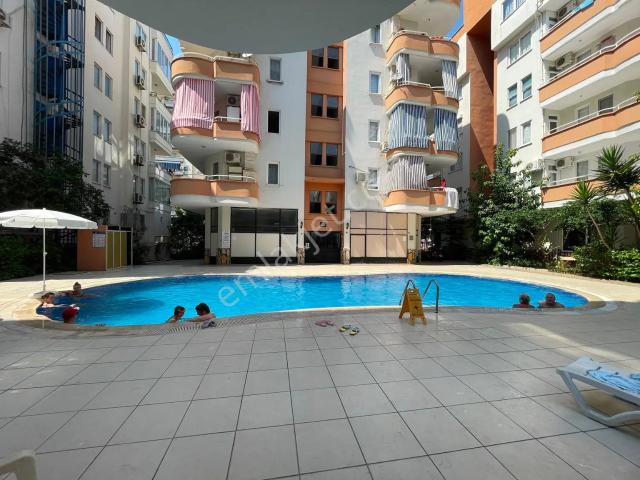 Acilll Satılık Barbaros Caddesinde Havuzlu Daire