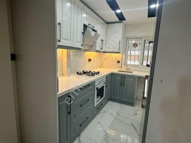 Acillll!. Mithatpasa Caddesi Üstü Full Tadilatli Giriş Kat Daire