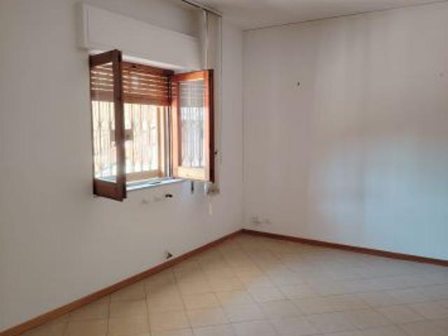 Acireale centro appartamento di vani 4
