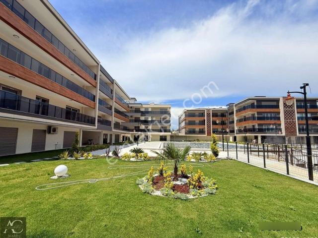 Aclass'dan Merkezi Konumda güvenlık kapalı Otopark bahçe havuz sosyal Alan lüx Fırsat 1+1 Daire