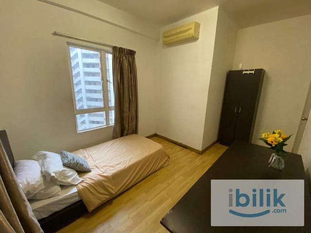 Actual Unit Corner Room Cosy Medium Furnished RoomWalk to MRT Kota Damansara? Segi/ThomsonWeekly Cleaning & Free Wifi