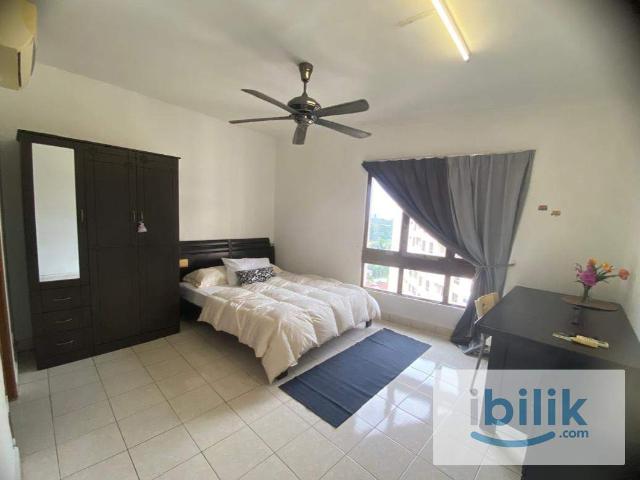 Actual Unit Master Room Private bathroom Walk to MRT Surian/IOI Damansara/Sunway GizaWeekly CleaningFree Wifi