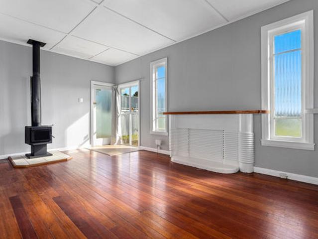 Act Now Character Home Close to Town & Beach