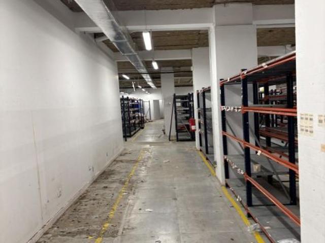 Activo comercial y logístico de más de 590 m2 en Valencia
